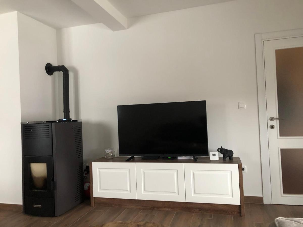 מויקובאץ Guest House Elena מראה חיצוני תמונה
